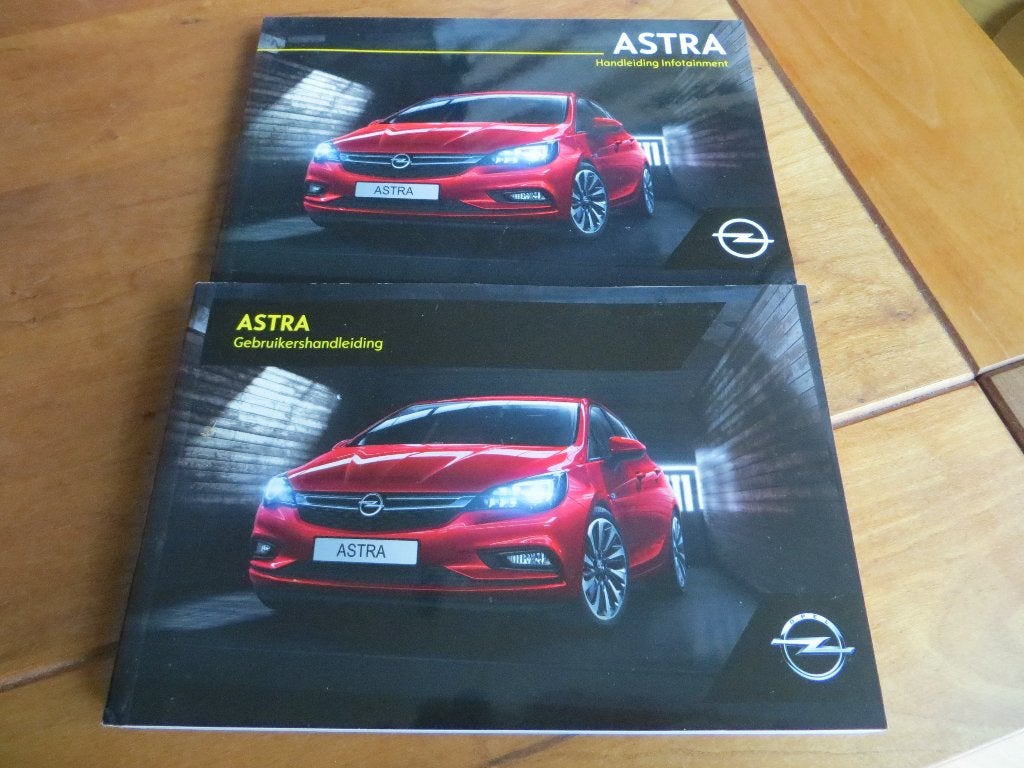 Instructieboek Opel Astra, Astra Sports Tourer 2017 + Navi, Auto diversen, Ophalen of Verzenden