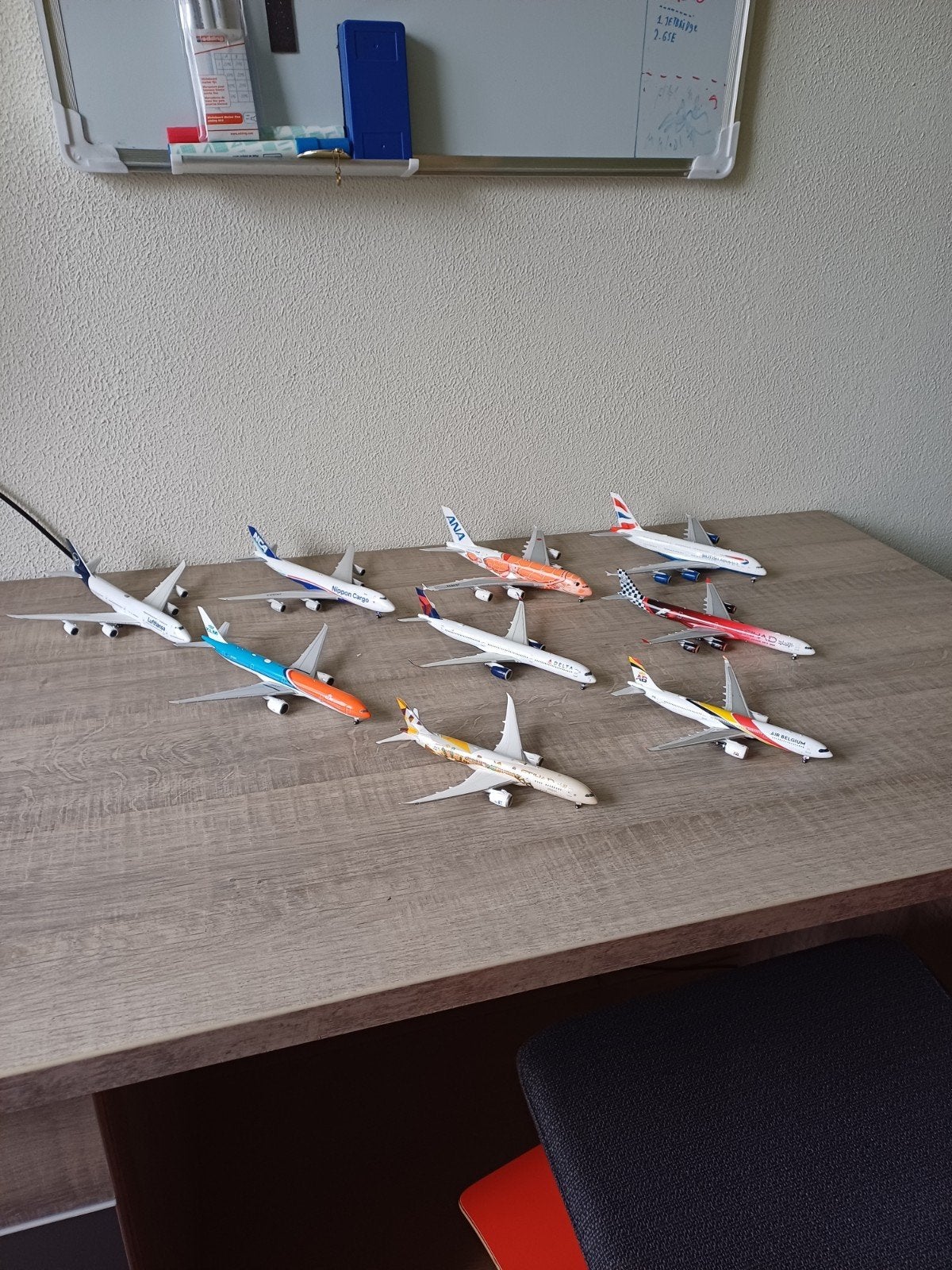 opzoek naar: 1:400 schaalmodellen, Overige merken, 1:200 of kleiner, Ophalen of Verzenden, Zo goed als nieuw