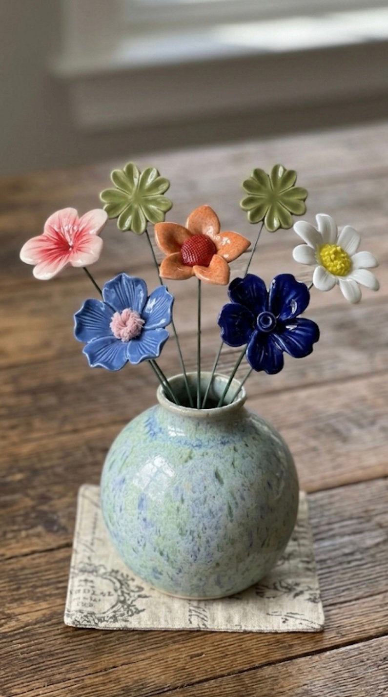NIEUW !! Prachtig boeket keramieken bloemen, Steen/keramiek, Ophalen of Verzenden, Nieuw