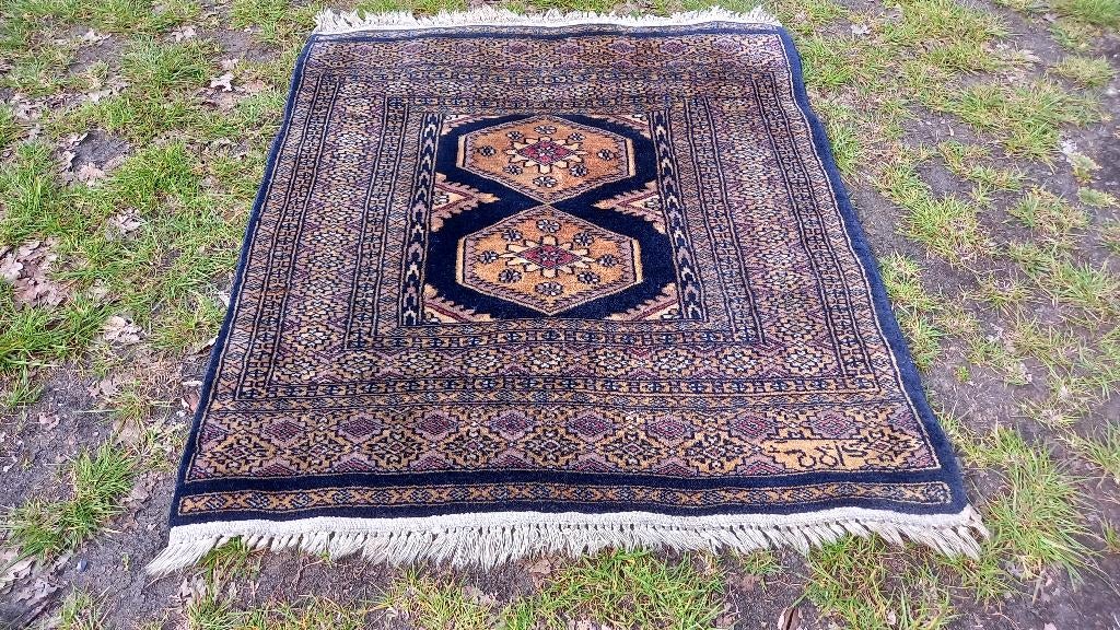 Mooi origineel oud half zijde Buchara tapijtje uit Pakistan., Ophalen of Verzenden