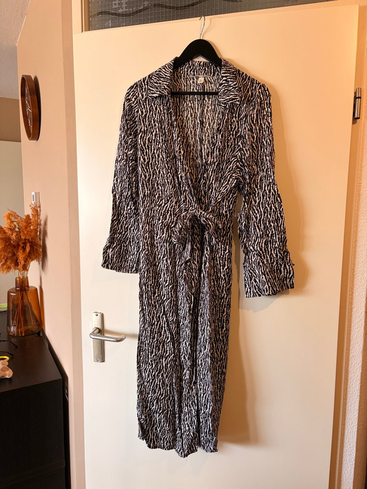 Lange jurk met zebraprint en strikceintuur, Zwart, Zo goed als nieuw, Onder de knie, Ophalen