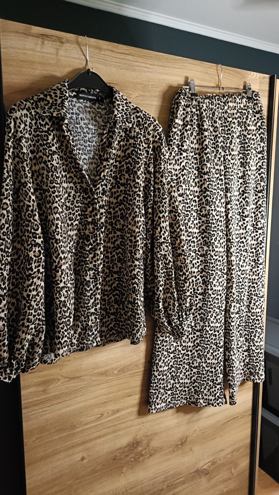 Leopard print set: blouse (S) en broek (M) van Guts & Gusto, Maat 38/40 (M), Guts & Gusto, Meerkleurig, Ophalen of Verzenden
