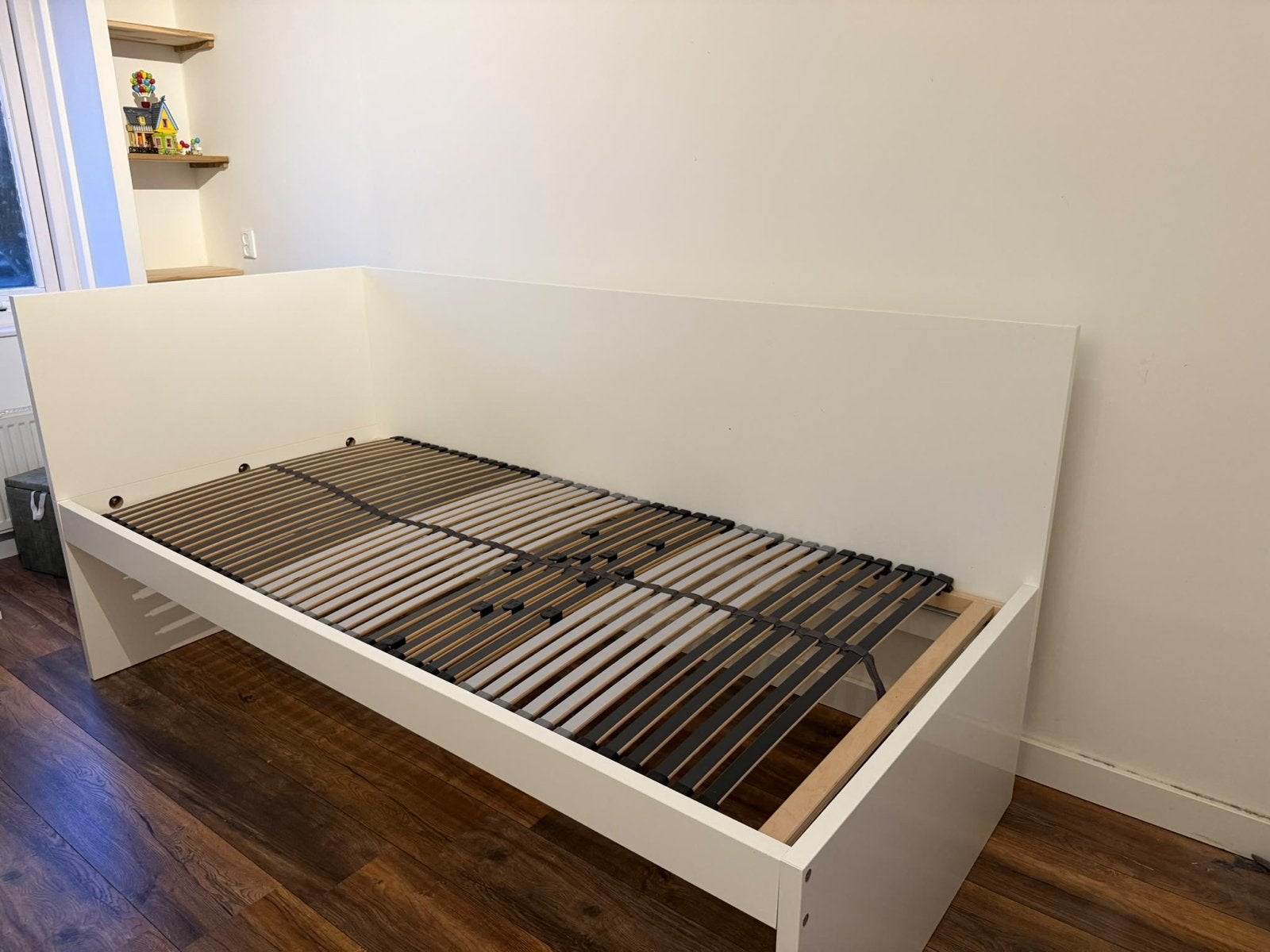 Wit eenpersoonsbed met lattenbodem, Ophalen, Gebruikt, 90 cm, Eenpersoons