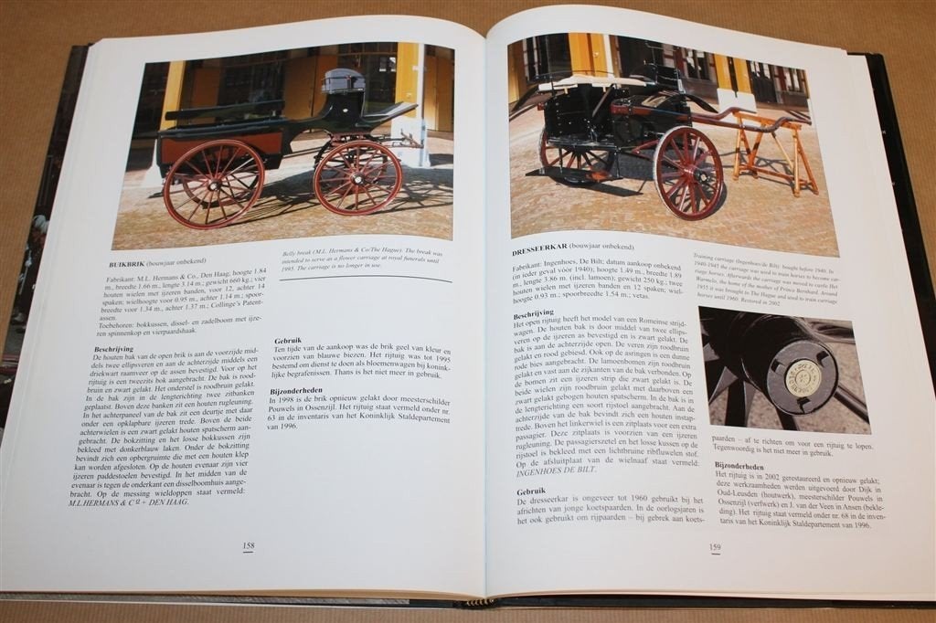 Rijtuigen en sleden — Koninklijke collectie rijk in beeld, Boeken, Ophalen of Verzenden, Zo goed als nieuw