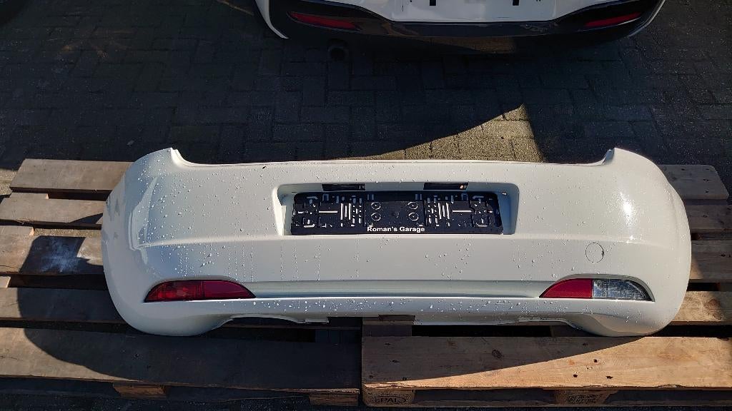 Fiat Grande Punto 2011; Achterklep, Voordeuren, Achterbumper, Auto-onderdelen, Ophalen, Achter, Fiat, Deur