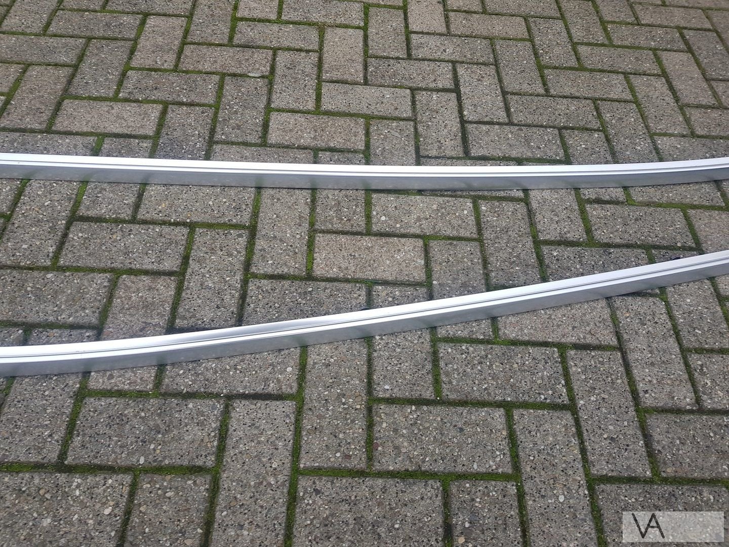 Volvo V90 2017 - 2022 dakrail roofrail set zilver chroom 100, Ophalen, Gebruikt, -, Volvo