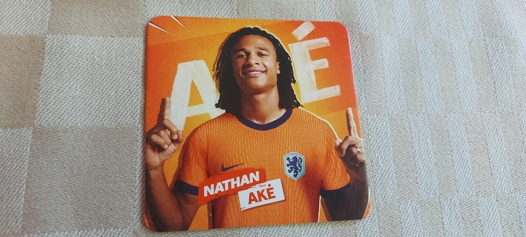 voetbal plaatje EK 2024 Nathan Ake nr 4 Oranje, Ophalen of Verzenden, Nieuw, Plaatje