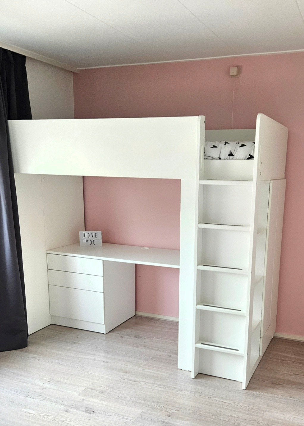 SMÅSTAD hoogslaper ikea wit met bureau
Hoogslaper, wit met b, Kinderen en Baby's, Kinderkamer | Stapelbedden en Hoogslapers, Ophalen