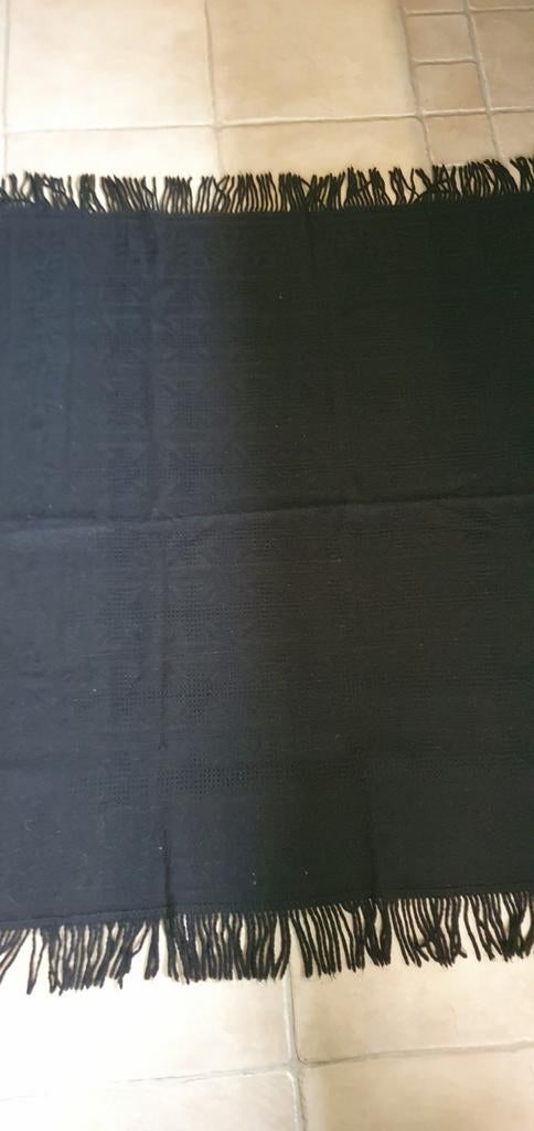 Antiek  klederdracht rouw kerkgang omslagdoek met franjes, Ophalen of Verzenden