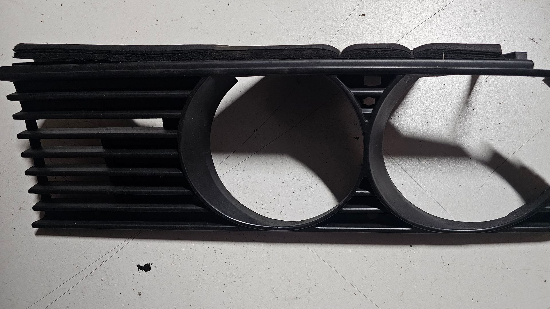 Grille links zwart BMW 3 serie E30 51131876091 1876091, Gebruikt, -, Ophalen of Verzenden, -