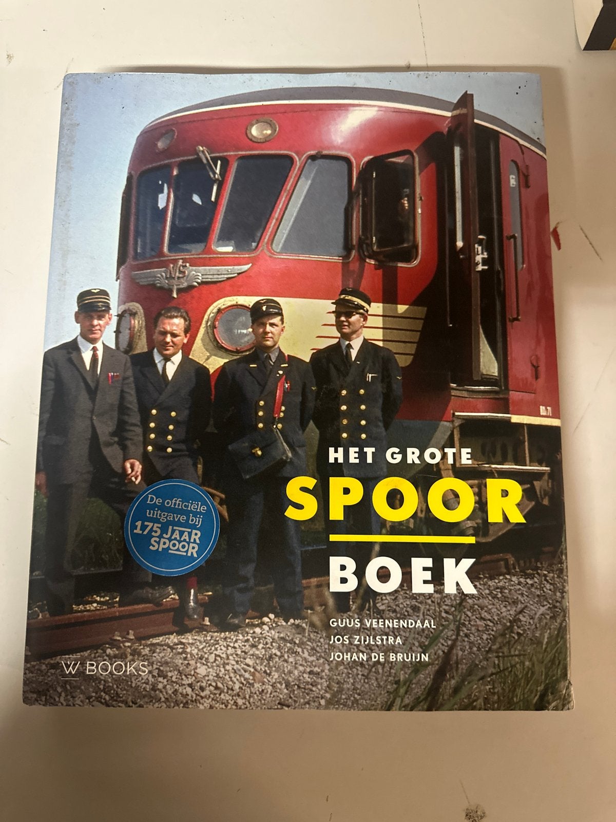 Het Grote Spoor Boek - 175 Jaar Spoorwegen in Nederland, Ophalen of Verzenden, Zo goed als nieuw, Trein