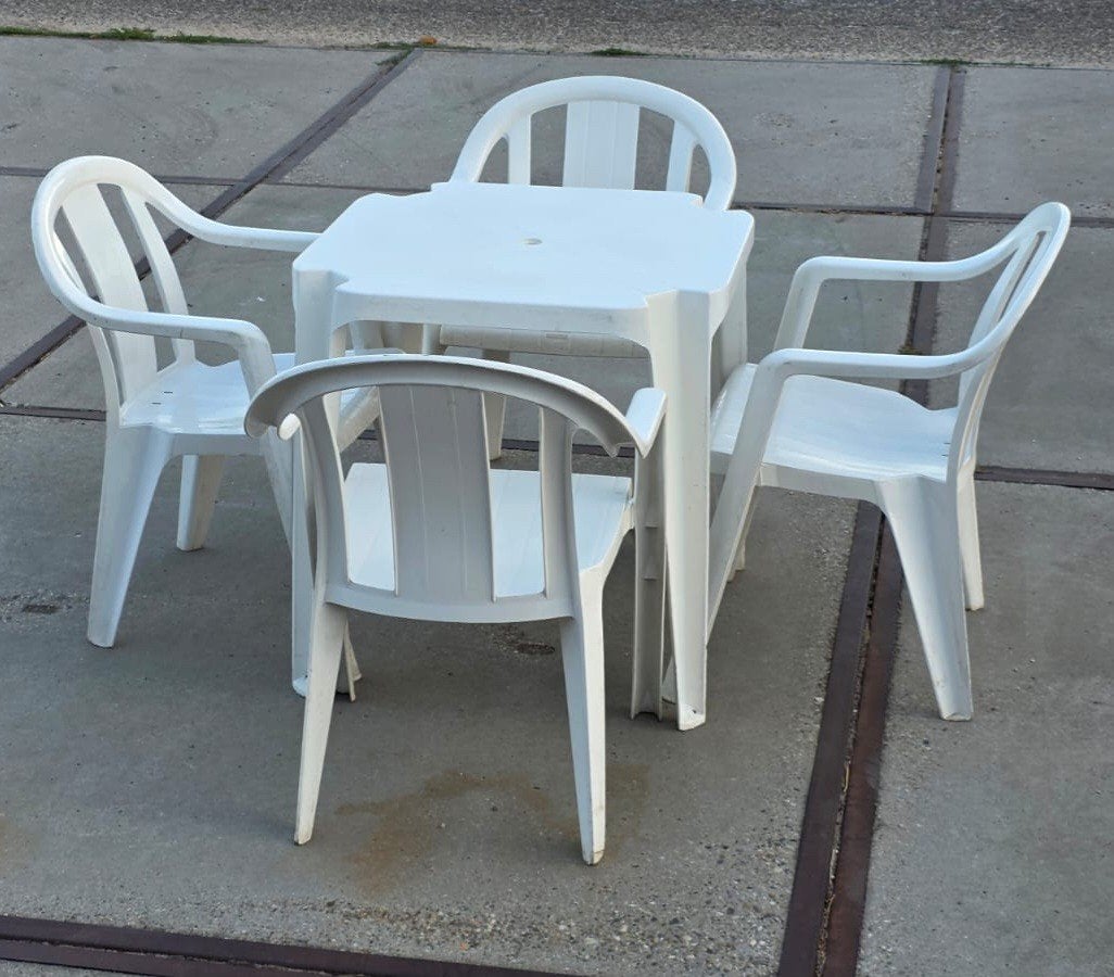 Partijj terrassets  10 stuks ( 40 stoelen / 10 tafels ), Ophalen, 4 zitplaatsen, Kunststof, Gebruikt