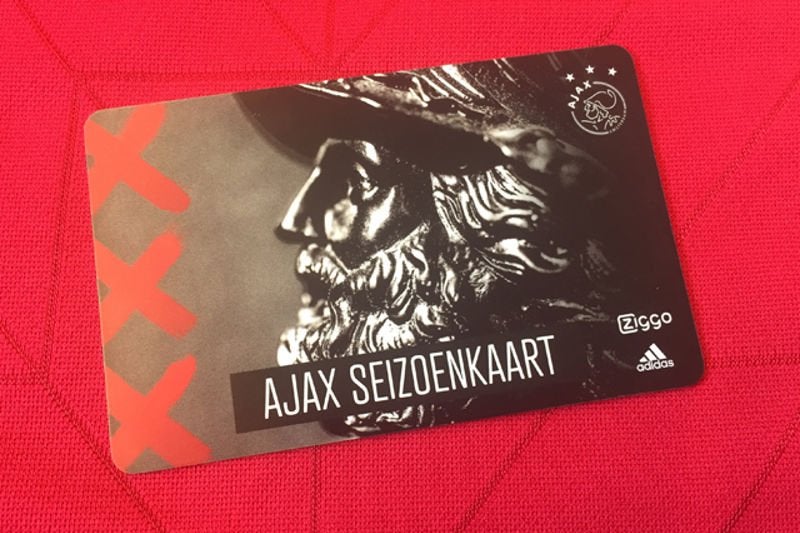Ajax seizoenskaarten gezocht! (2 naast elkaar), Twee personen, Augustus