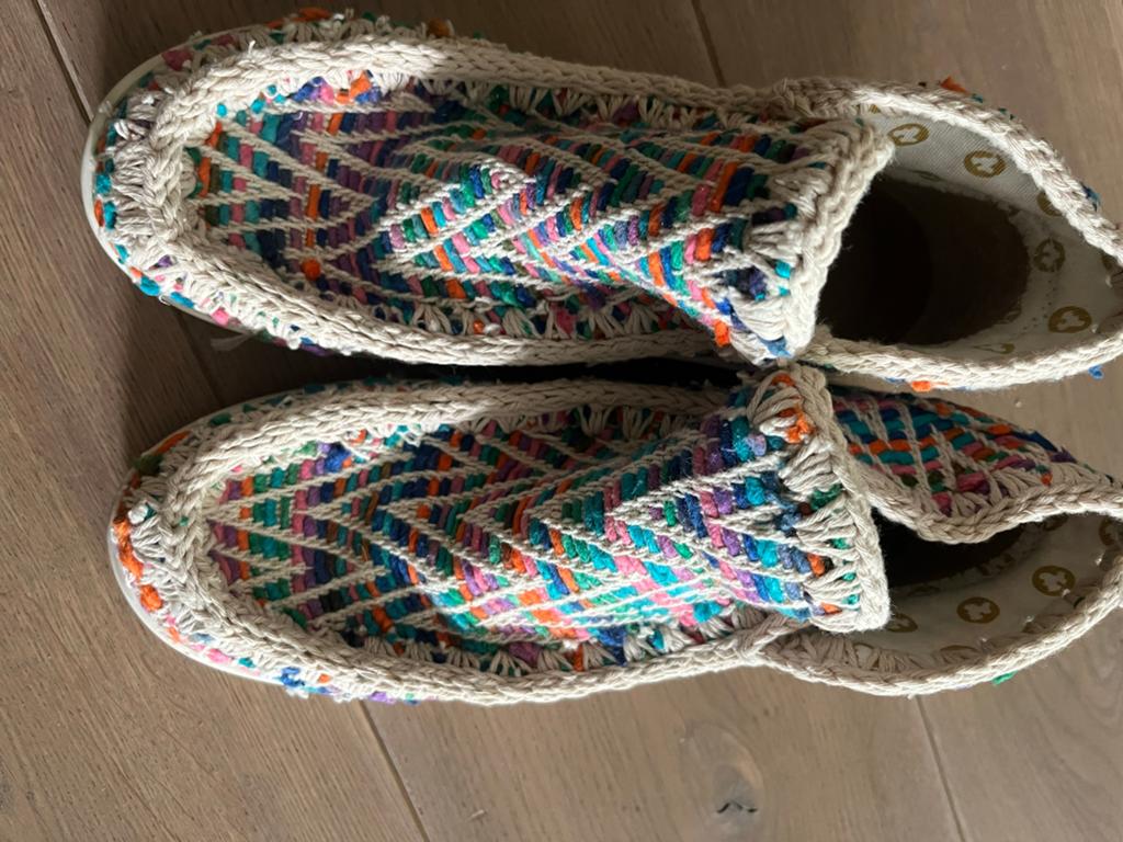 Mou sneakers kleurrijk maat 39, Kleding | Dames, Schoenen, Ophalen of Verzenden, Zo goed als nieuw, Overige kleuren, Sneakers of Gympen