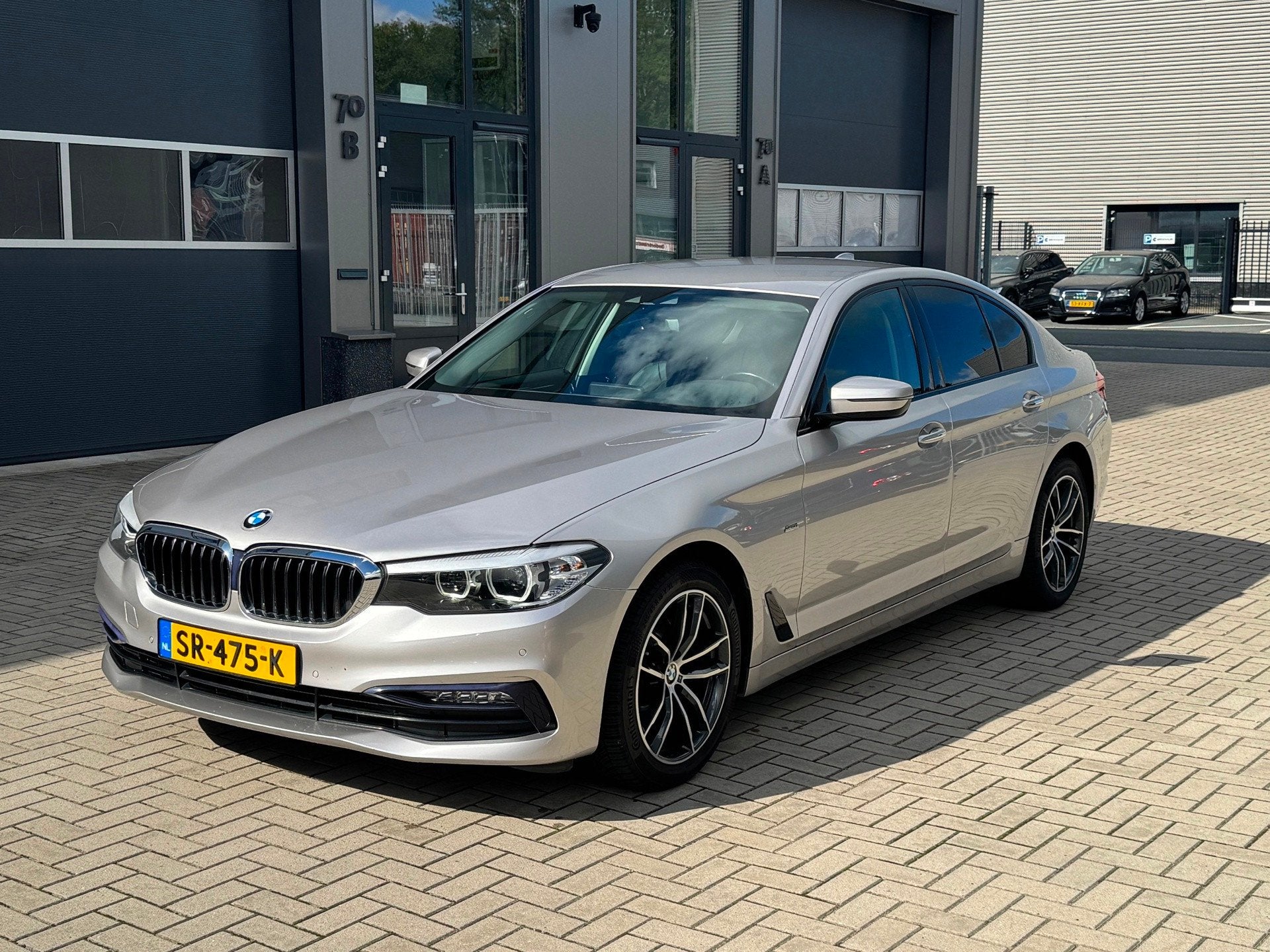 BMW 5-serie 520i Executive, Automaat, 1998 cc, Achterwielaandrijving, Gebruikt
