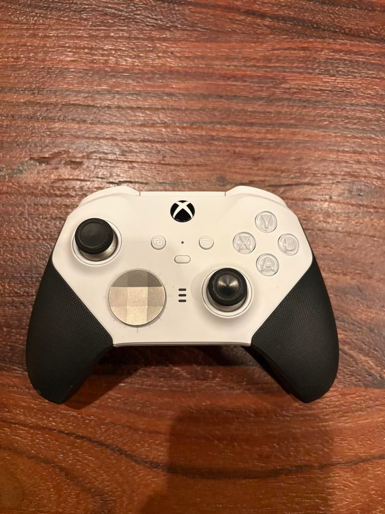 Xbox elite series 2 core controller, Spelcomputers en Games, Spelcomputers | Xbox | Accessoires, Ophalen of Verzenden, Zo goed als nieuw