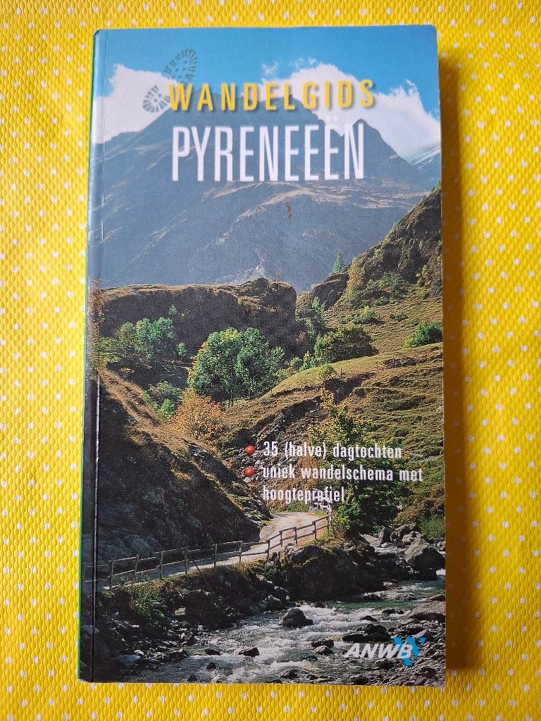 ANWB Wandelgids Pyreneeën - 35 dagtochten, Fiets- of Wandelgids, Europa, Ophalen of Verzenden, ANWB