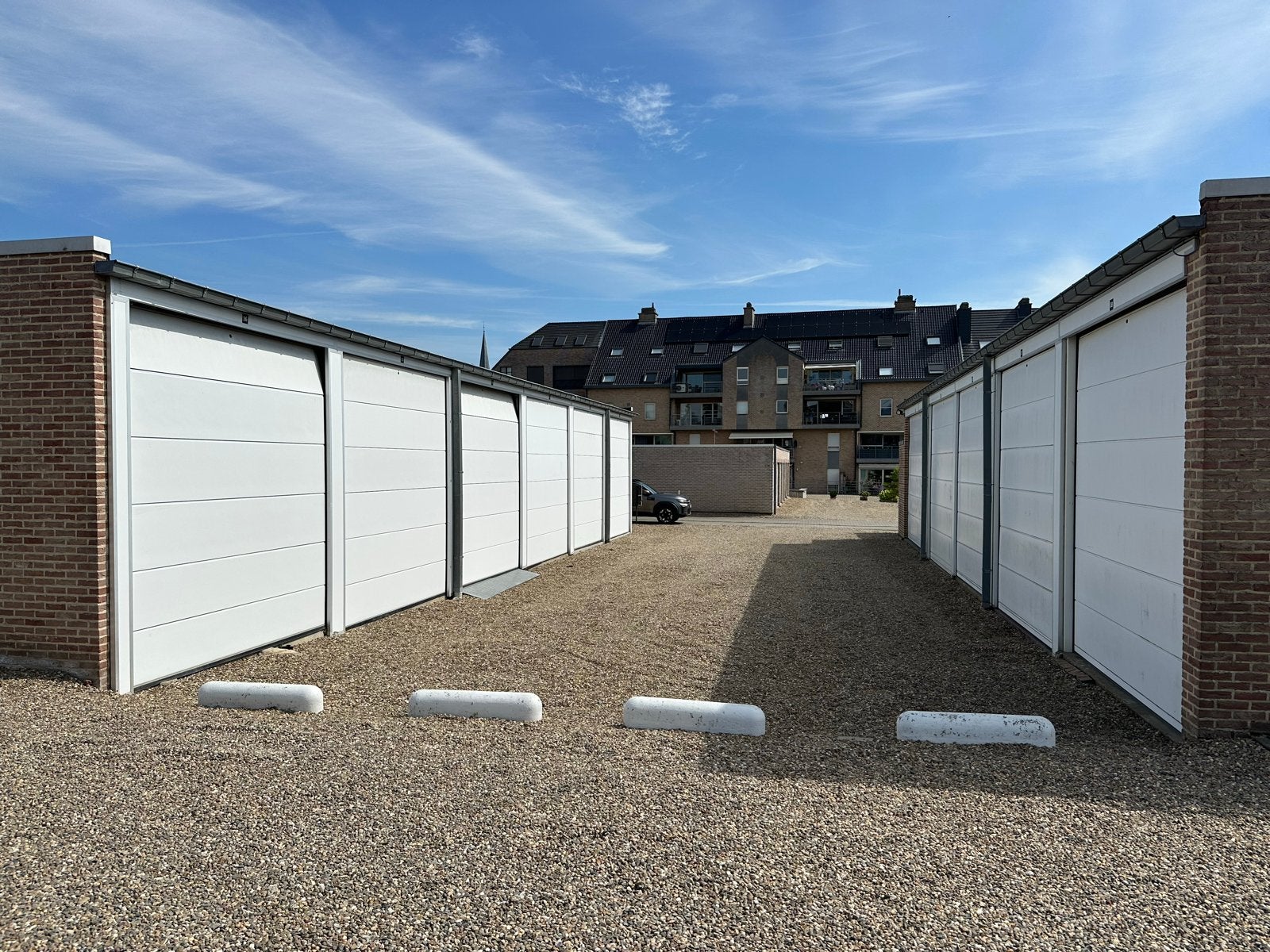 Luxe garagebox / camperstalling, Huizen en Kamers, Garages en Parkeerplaatsen, Limburg