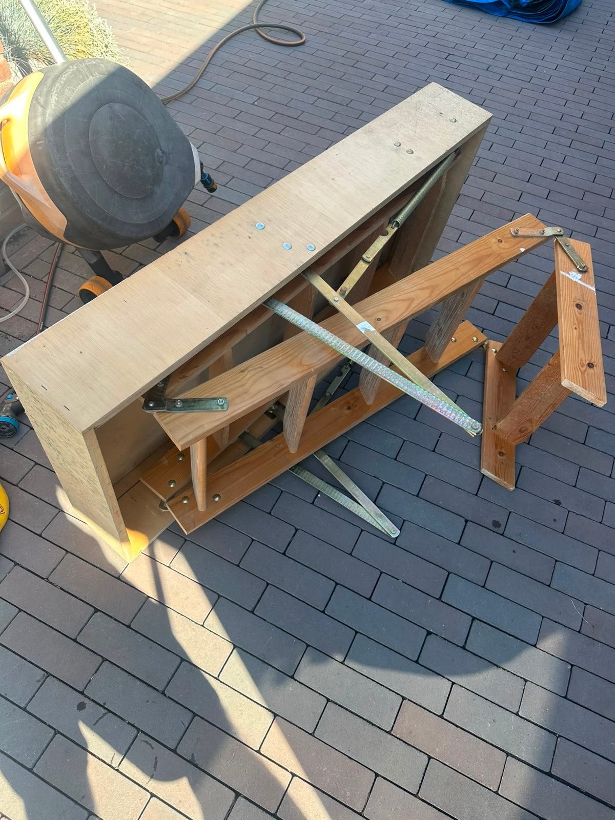 Vliezotrap met ombouw, 246 cm lang, 40 cm breed, Doe-het-zelf en Verbouw, Ophalen, Gebruikt, Trap, Opvouwbaar of Inschuifbaar
