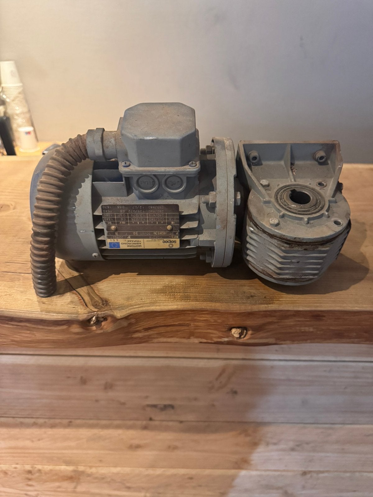 Elektromotor met reductor, Doe-het-zelf en Verbouw, Motoren, Ophalen, Gebruikt, Elektromotor, X