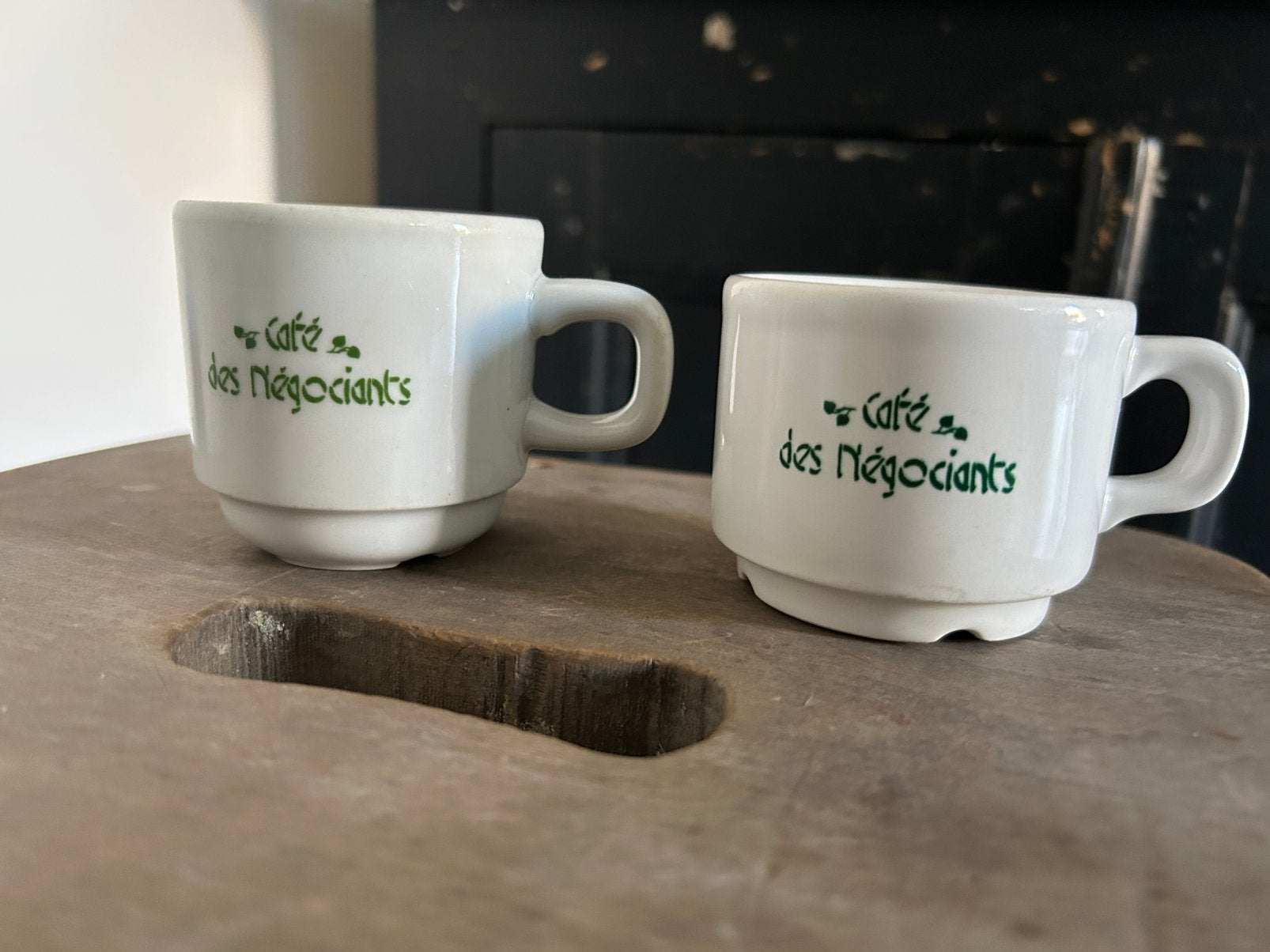 Twee frans bistro kopjes “cafe des negociants”, Verzenden