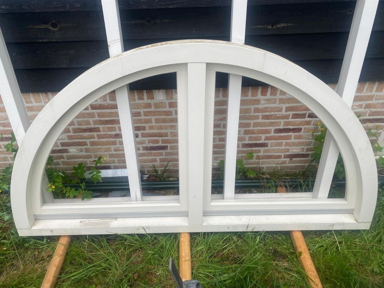 Hardhouten afgeronde kozijnen (230x120), Doe-het-zelf en Verbouw, Raamkozijn, Zo goed als nieuw, 75 tot 150 cm, Hout