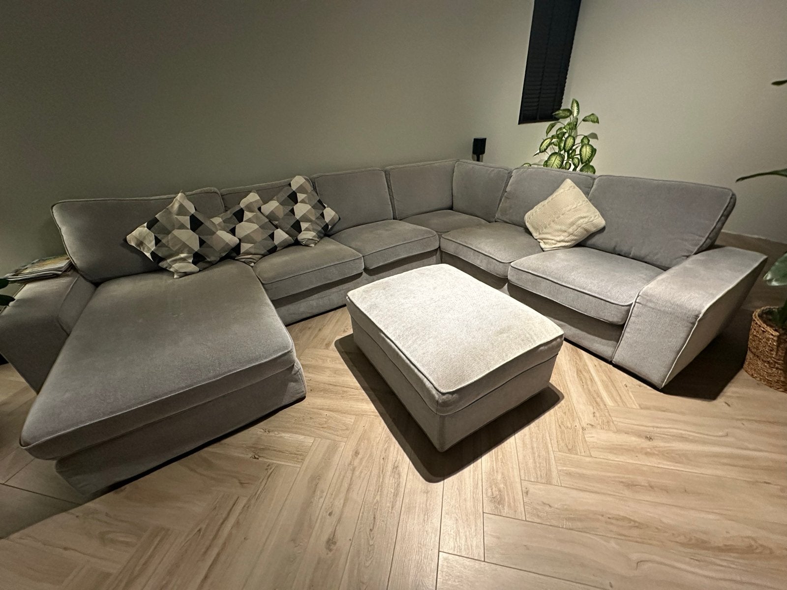 Ikea Kivik grijze hoekbank met chaise longue en poef, Ophalen, Gebruikt, Stof