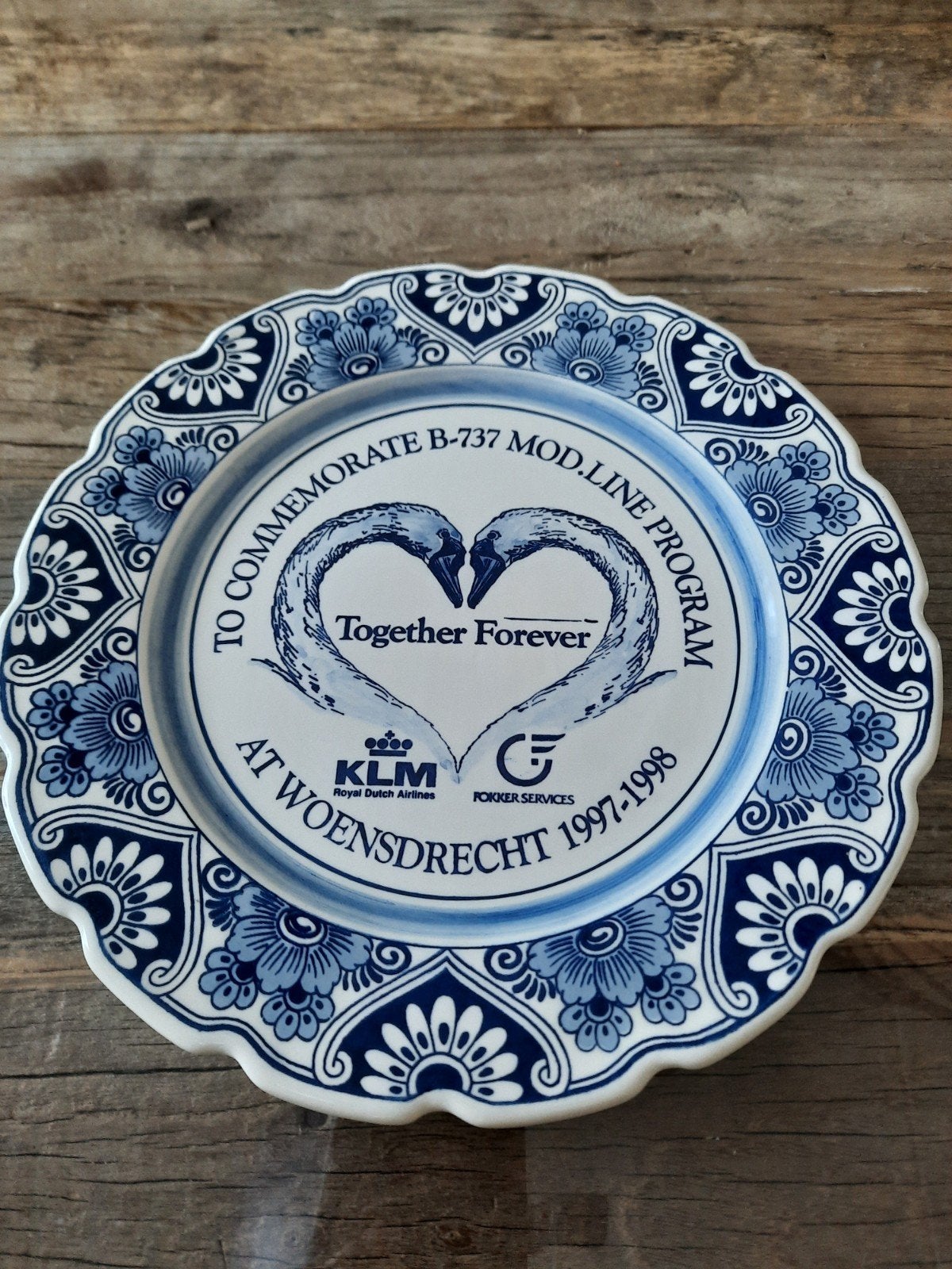 Klm/ Woensdrecht forever together, Antiek en Kunst, Antiek | Wandborden en Tegels, Ophalen of Verzenden