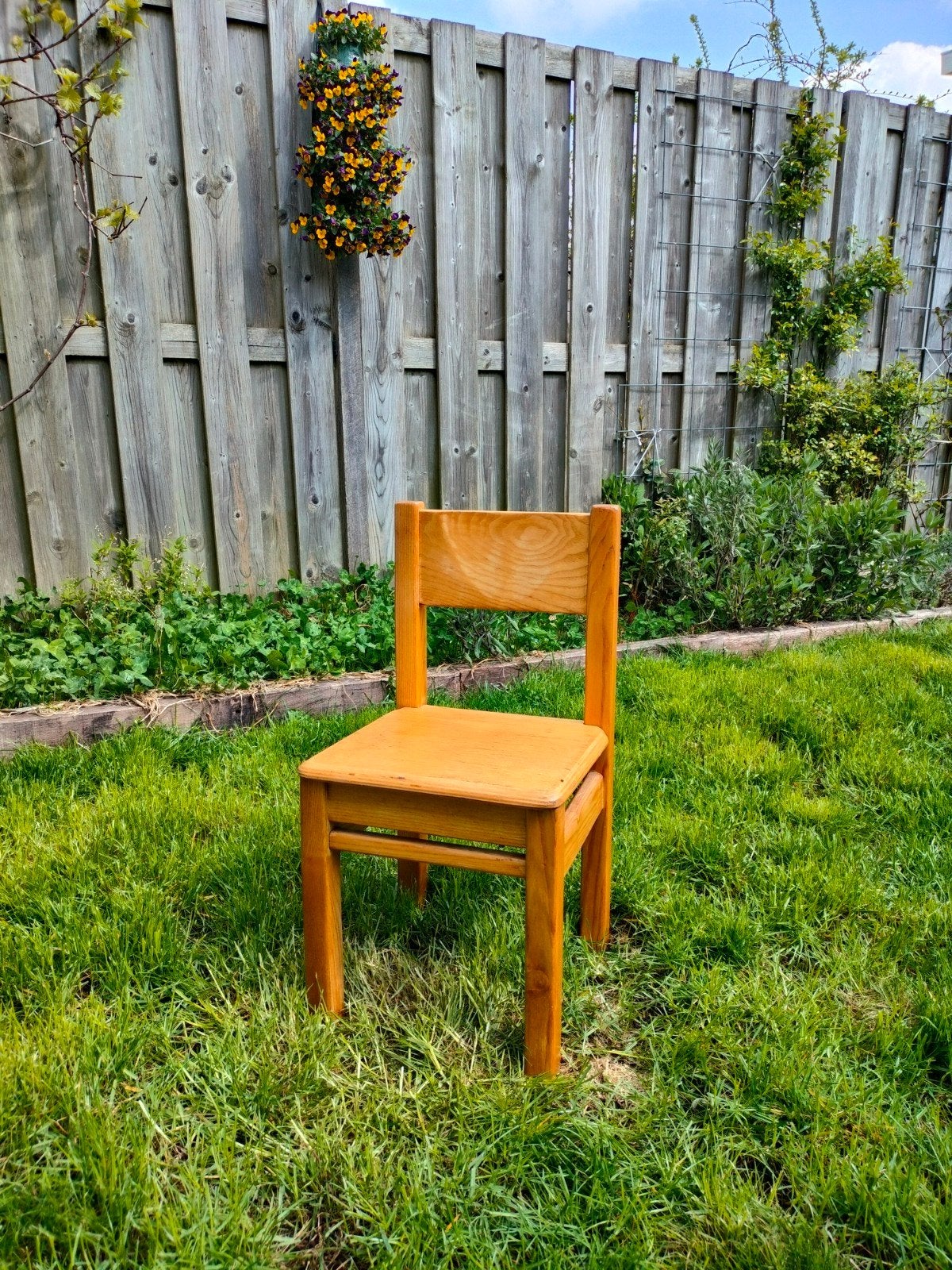 Vintage houten kleuterschool stoeltje - 56 cm hoog, Ophalen