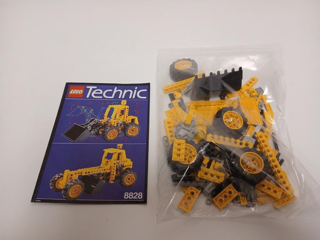 Lego technic 8828 front end loader compleet met boekje, Kinderen en Baby's, Speelgoed | Duplo en Lego, Ophalen of Verzenden