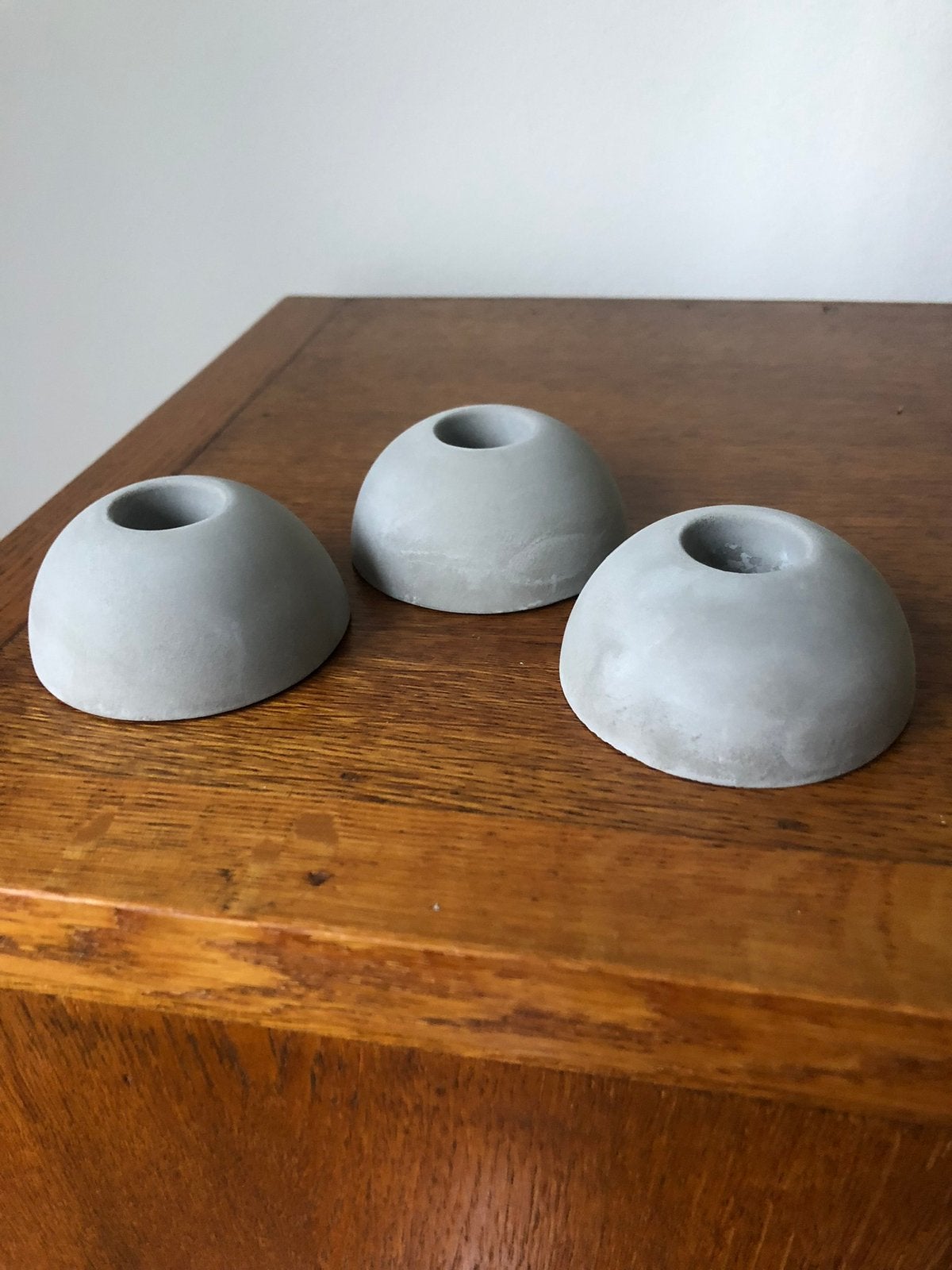 Nieuwe kandelaars bol, rond, beton-look, Overige materialen, Nieuw, Ophalen of Verzenden, Grijs