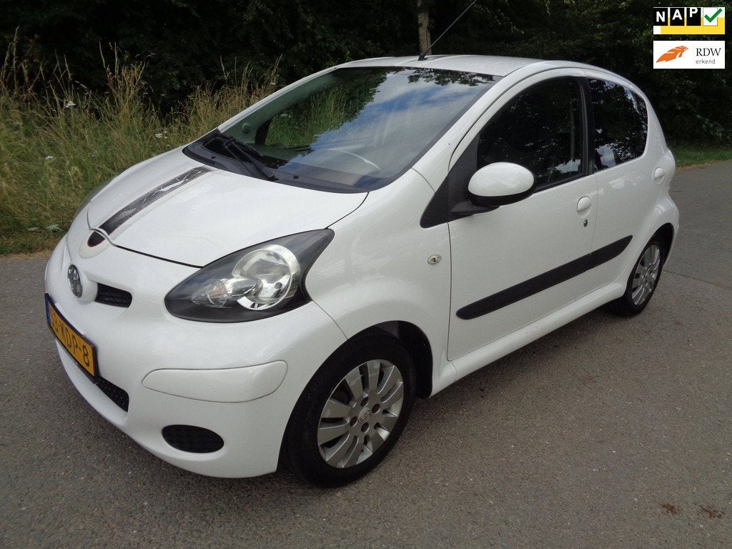 Toyota Aygo 1.0-12V Xcite White Airco!5Drs!2010!112000 KM!, Auto's, Toyota, Voorwielaandrijving, Gebruikt, 4 stoelen, Origineel Nederlands