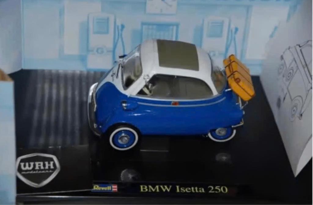 1:18 BMW ISETTA 250 blue Revell in box WRH, Verzenden, Zo goed als nieuw, Auto, Revell