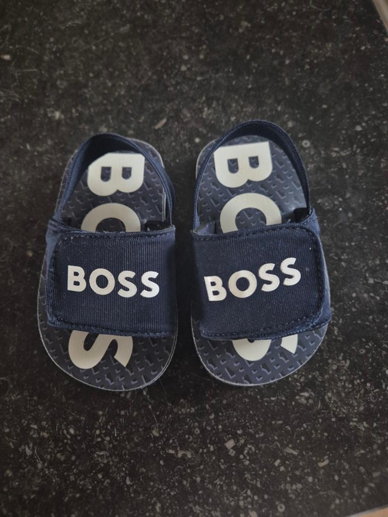 Hugo boss sandalen maat 20, Kinderen en Baby's, Babykleding | Schoentjes en Sokjes, Ophalen of Verzenden, Zo goed als nieuw, Jongetje