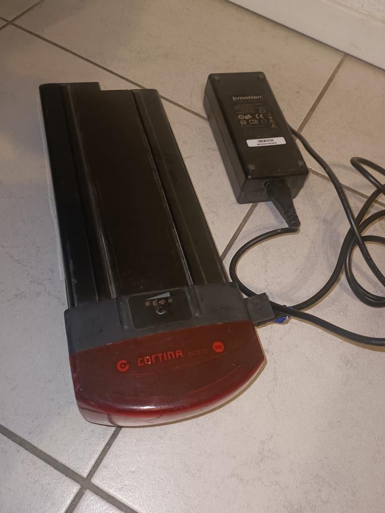 Cortina ecomo 36 volt 418Wh accu batterij met lader ., Ophalen of Verzenden, Gebruikt, Overige merken
