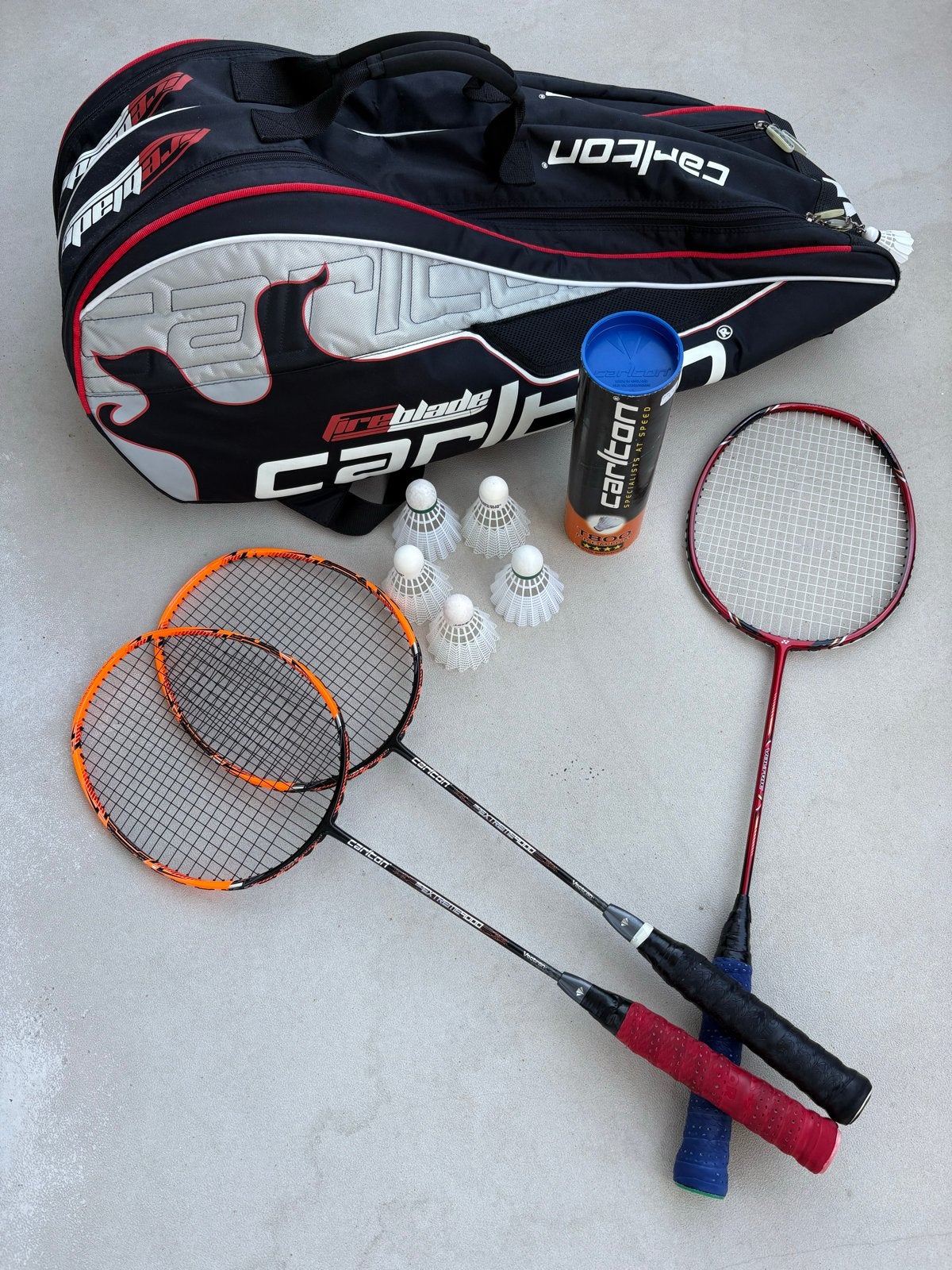 Badminton set: 3 rackets, tas en shuttles, Ophalen, Gebruikt, Racket(s)