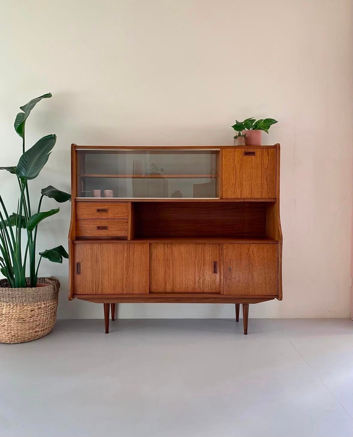 Vintage highboard met mooie details, Ophalen