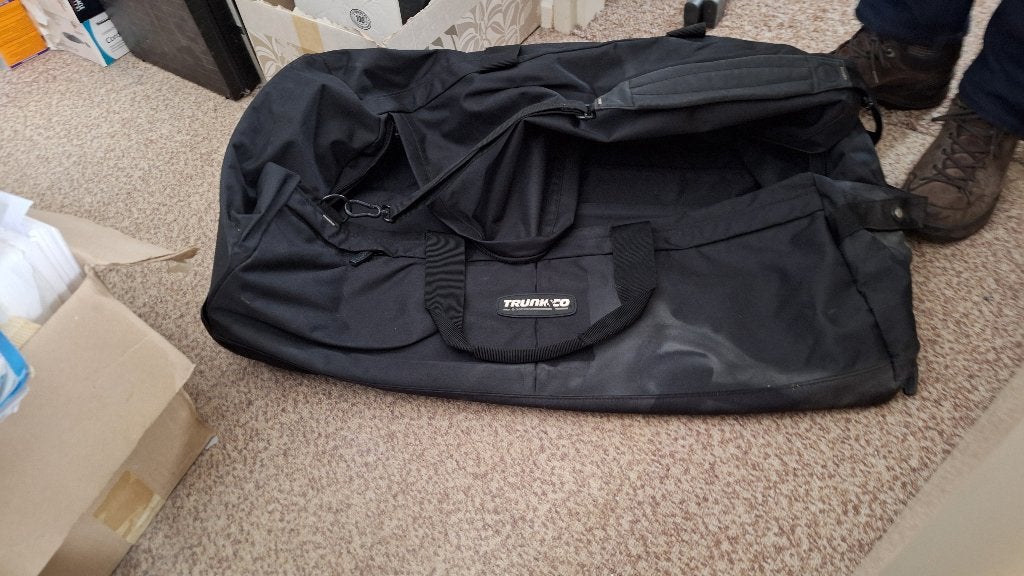 3 reistassen en 1 weekend tas, Ophalen, 30 cm of meer, Zwart, Zo goed als nieuw