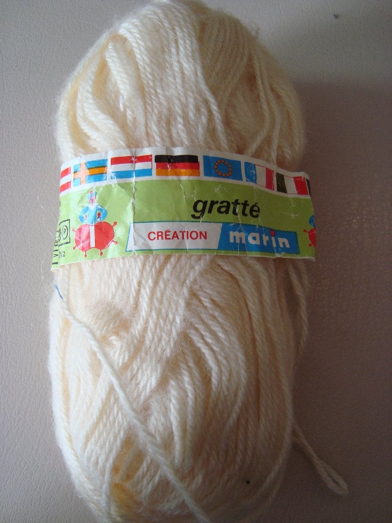 3 verschillende bollen creme wol per stuk te koop, Ophalen of Verzenden, Nieuw, Breien of Haken, Wol of Garen