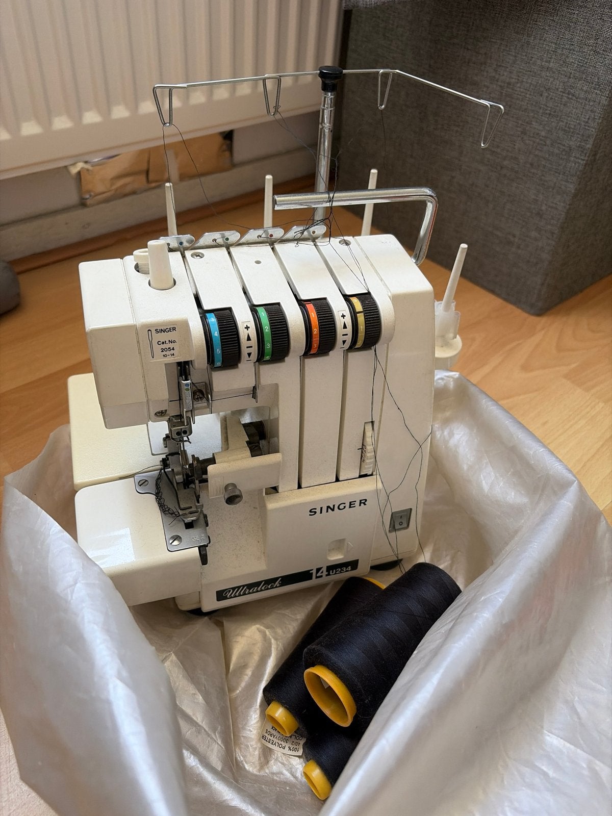 Gebruikte Singer Ultralock 14U234 naaimachine, Ophalen, Gebruikt, Lockmachine, Singer