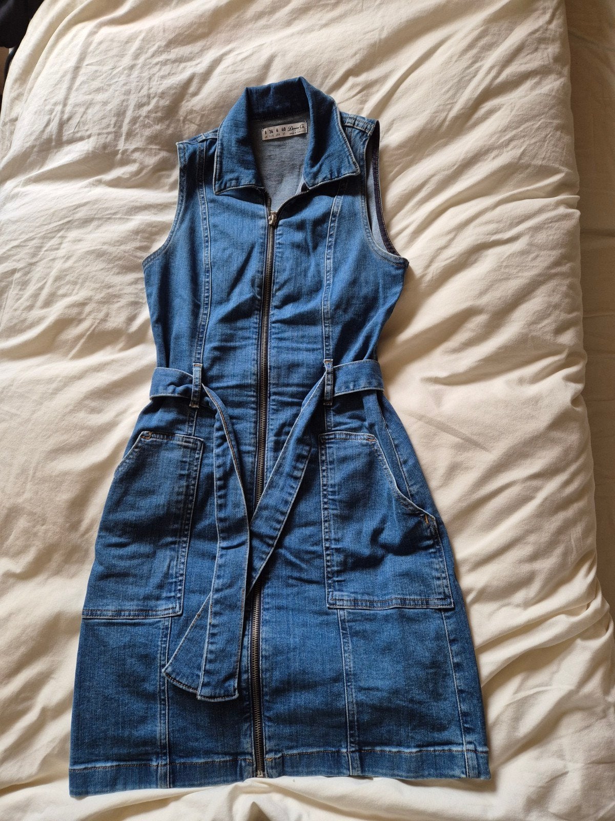 Spijkerjurk met rits en ceintuur, Kleding | Dames, Jurken, Blauw, Ophalen of Verzenden, Zo goed als nieuw, Maat 36 (S)