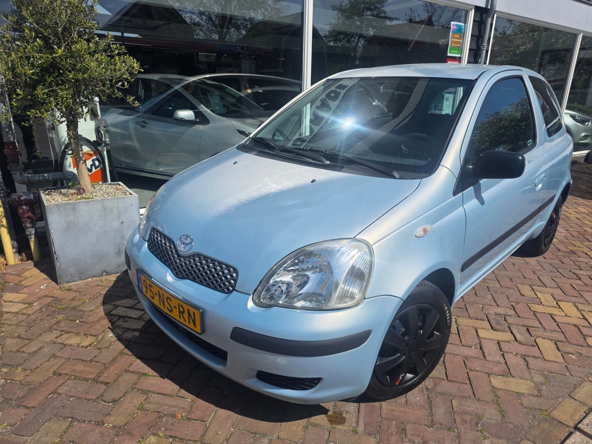 Toyota Yaris 1.3 VVT-i Idols,lage km, Voorwielaandrijving, Gebruikt, 31 €/maand, 4 cilinders