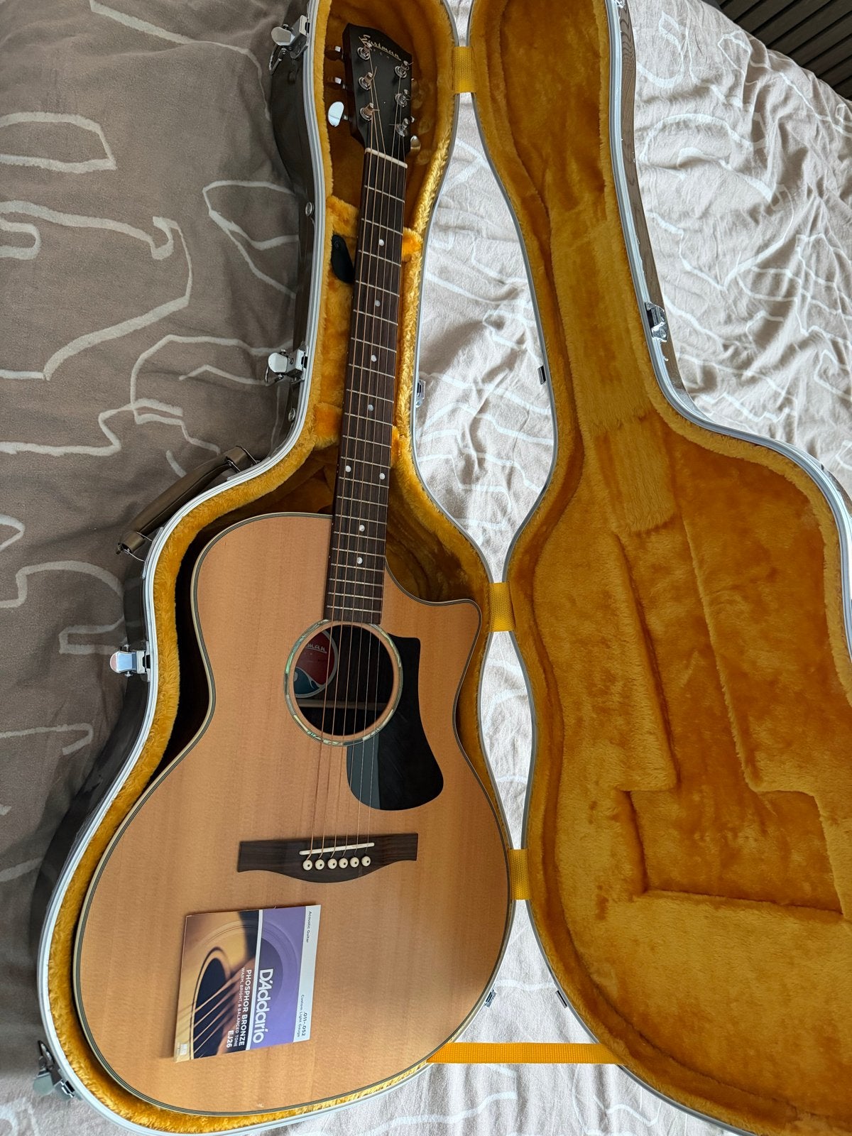 Eastman PCH2-GACE Western gitaar met koffer en accessoires, Ophalen, Zo goed als nieuw, Western- of Steelstringgitaar, Met (piezo-)element