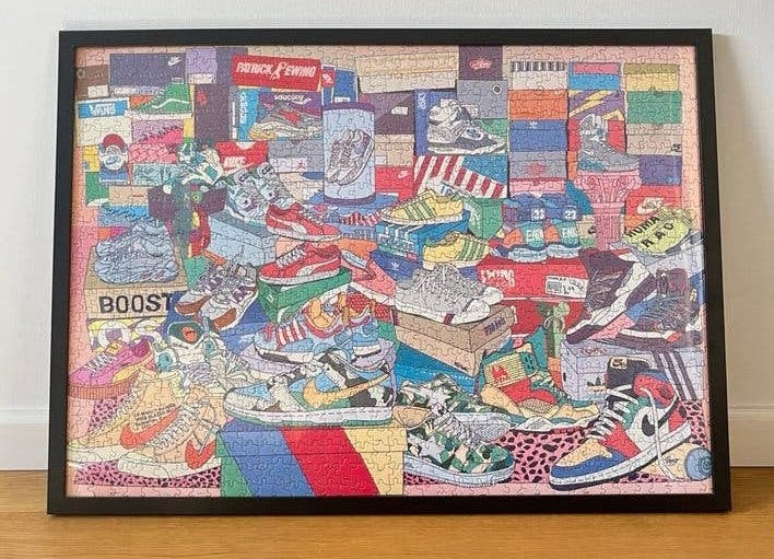 Framed Sneaker Puzzle | 72 x 53 | Black Wood Frame, Antiek en Kunst, Ophalen