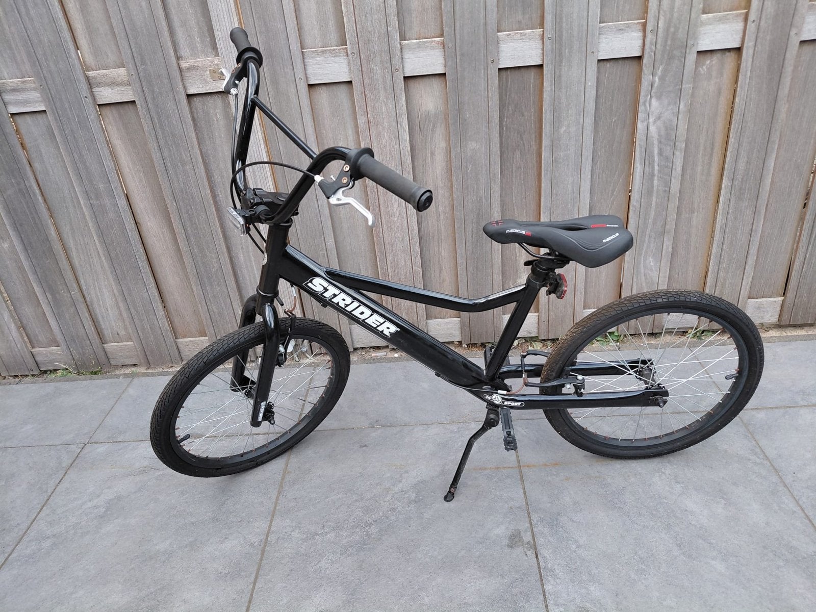 Strider Loopfiets 20 inch - Zwart, Fietsen en Brommers, Ophalen, Gebruikt