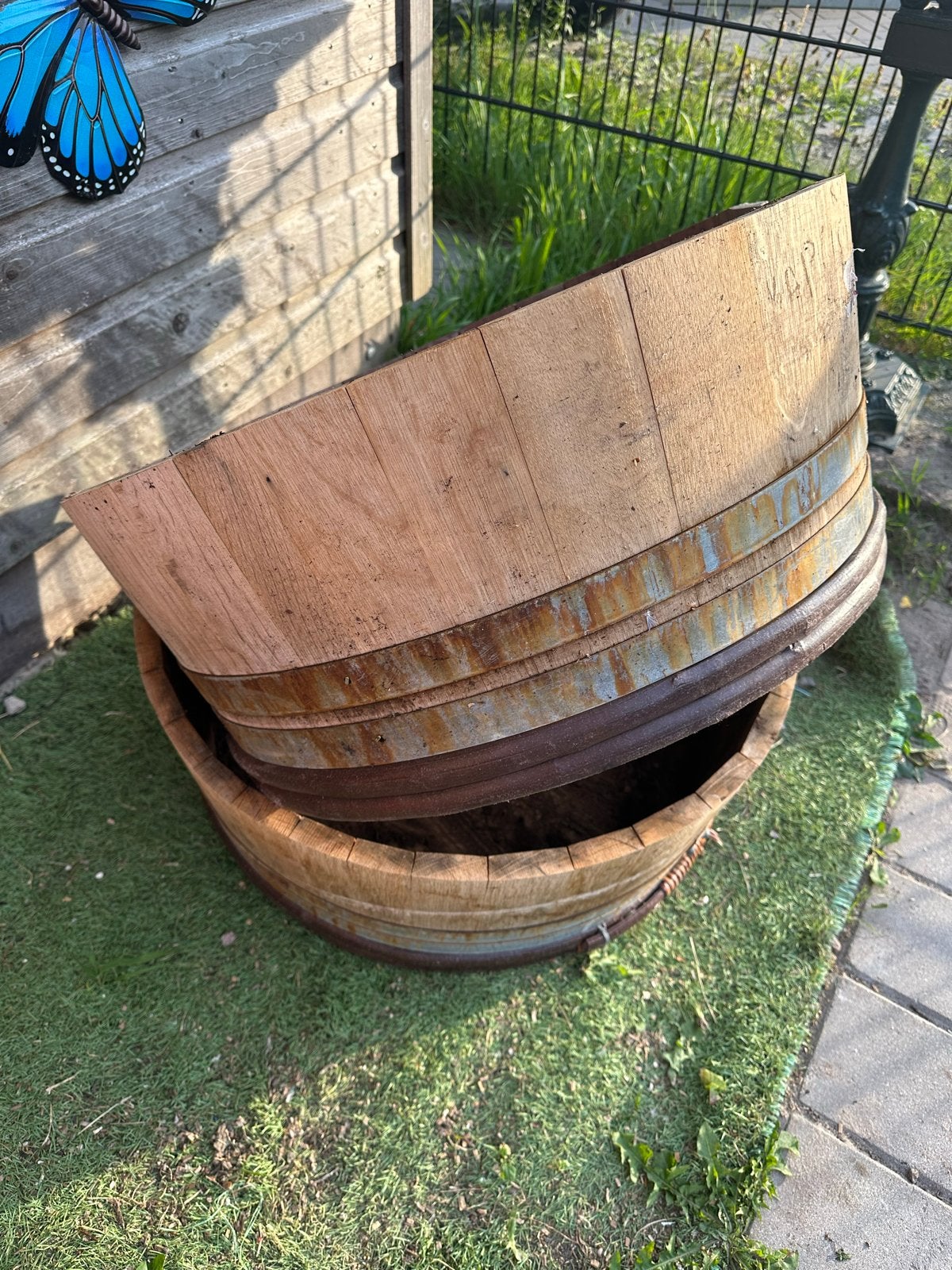 Wijnvaten plantenbakken - Unieke houten bloembak €40 perstuk, Tuin en Terras, Bloembakken en Plantenbakken, Ophalen, Gebruikt