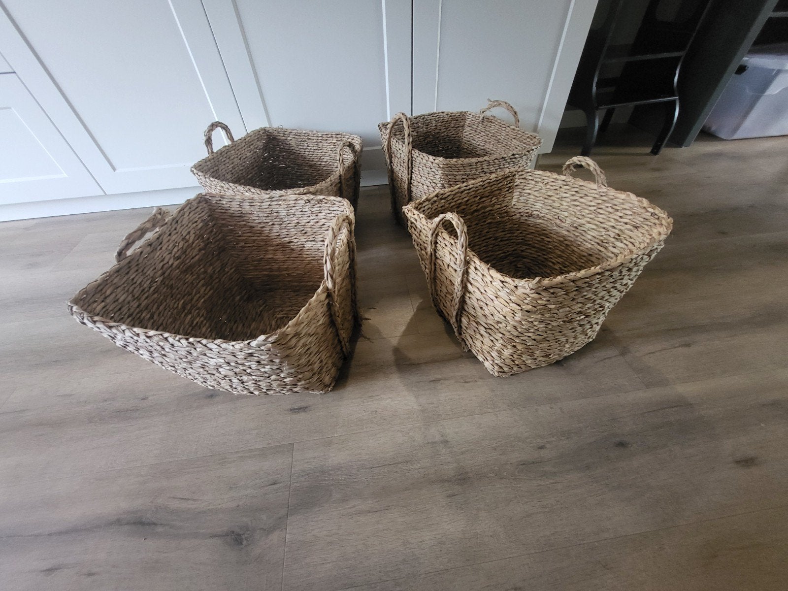 Manden Jysk 40x40x32, Huis en Inrichting, Woonaccessoires | Schalen en Manden, Ophalen of Verzenden, Gebruikt, Rond, Riet