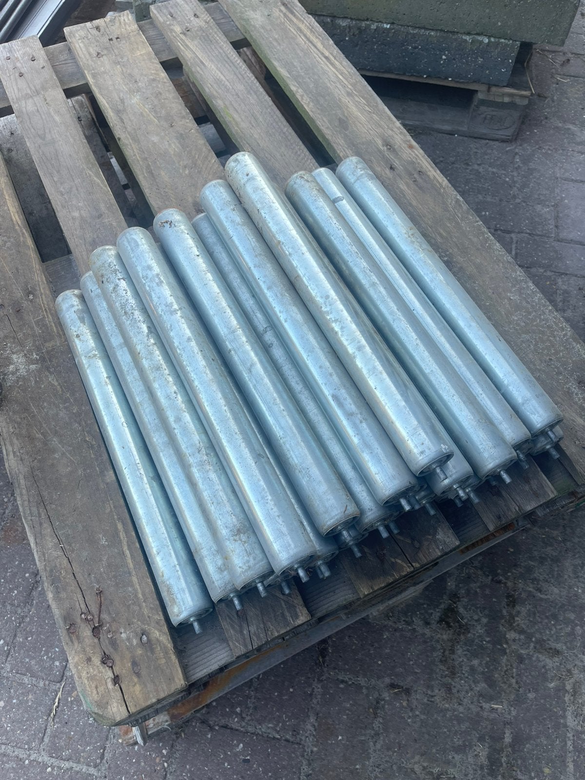 20 rollerbaan rollen 500mm lang eventueel met orgineel frame, Ophalen, Zo goed als nieuw