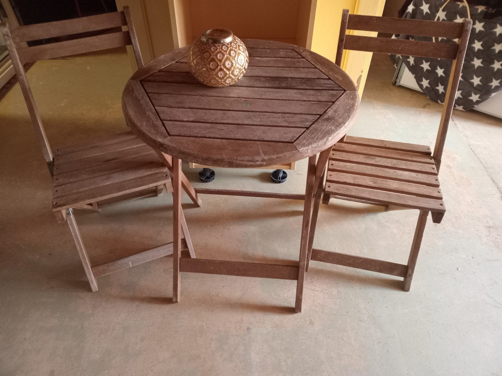 Houten tuinset met 2 stoelen en ronde tafel, Tuin en Terras, Terrasdelen en Vlonders, Ophalen