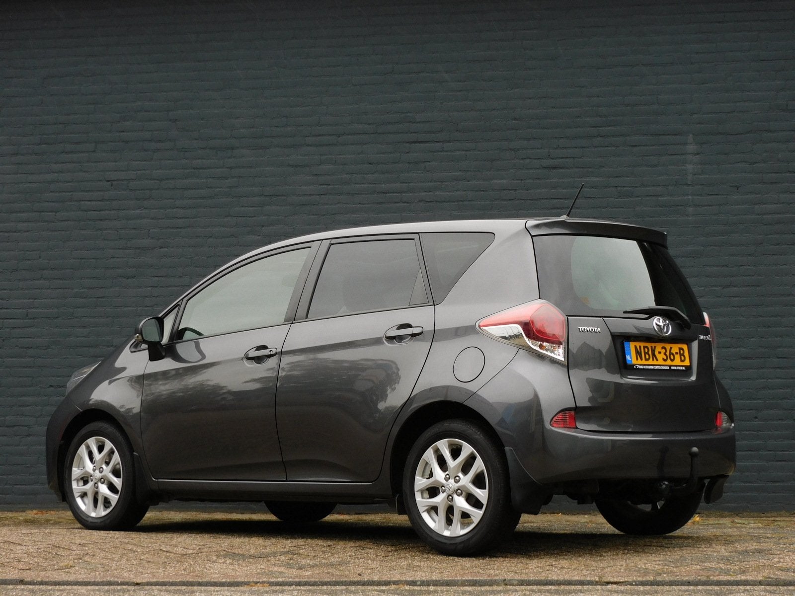 Toyota Verso-S 1.3 VVT-i Trend 1e EIGENAAR! DEALER ONDERHOUD, Auto's, Voorwielaandrijving, Gebruikt, Zwart, 4 cilinders